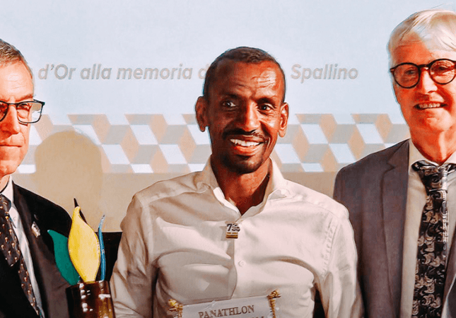 Bashir Abdi ontvangt de prestigieuze Flambeau d’Or